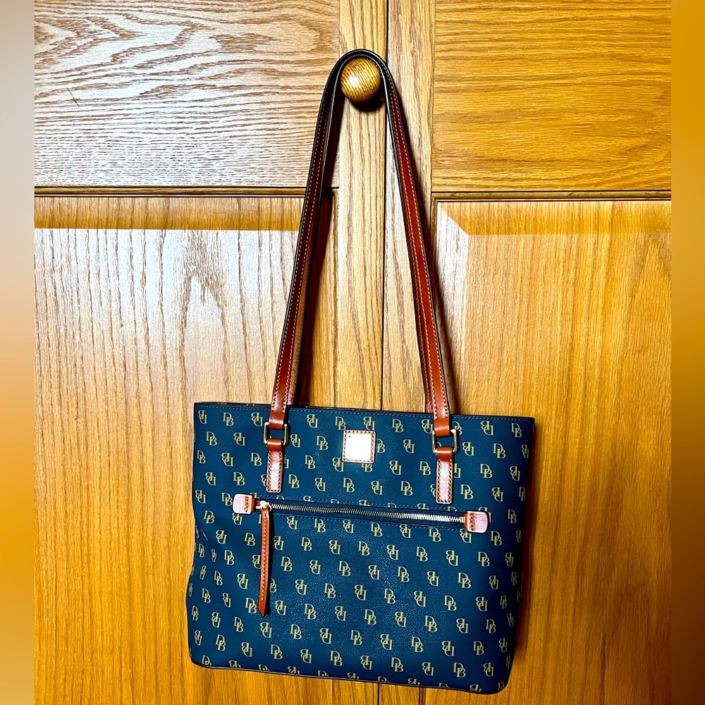 Dooney and Bourke Navy Leather purse